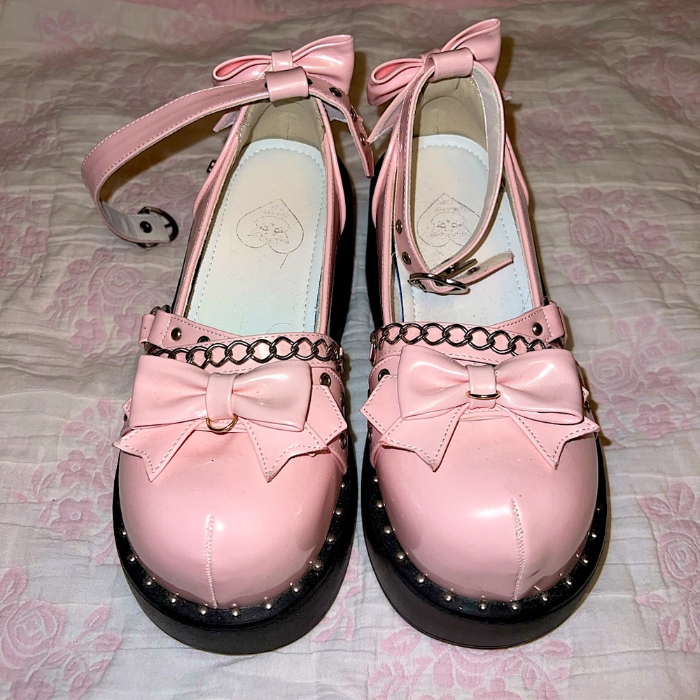 Kawaii pink platform shoes with buckle and chain detail. Never worn